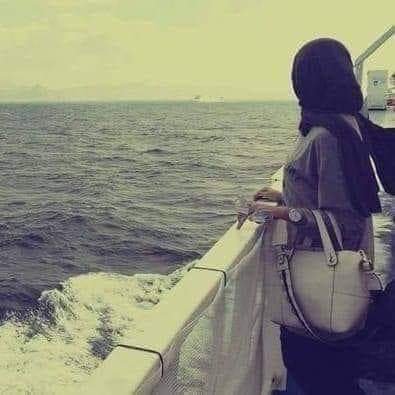 لا تُضيفوا سنوات إلى حياتكم ، بل حياة إلى سنواتكم . اسرقوا من العمر حياة ، قبل أن يسرق العمر أجمل سنوات حياتكم .