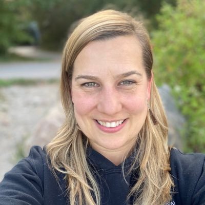 Gr. 4/5 Gifted Teacher | Environmental Ed Action Research Team Member @OISE_SCAN | Director of Education @deschool_online