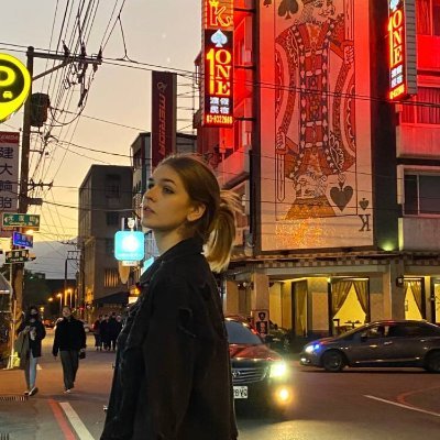 JuanitaDreyfus's profile picture. A woman who yearns for freedom