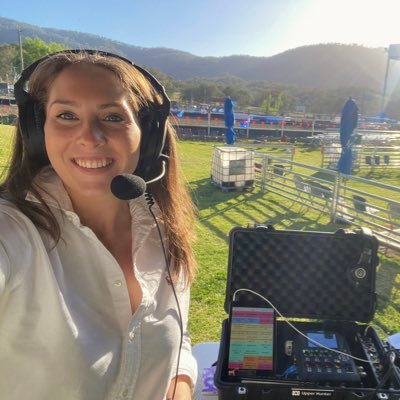 Breakfast host + @ABCRural reporter with ABC Upper Hunter via @ABCNews New England, Gippsland + @NBNNews. 🎤🌸 bernasconi.amelia@abc.net.au 📧 https://t.co/1c87Lf0KAI