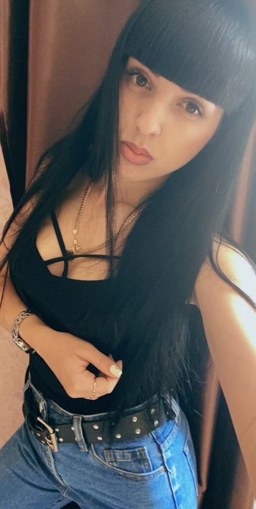 Emilia1581023's profile picture. 🌺🎉Ready to dance the night away with my perfect match!💃🕺🏻 💋🙌 Ready for a new fling? Click bio! 🙌💋