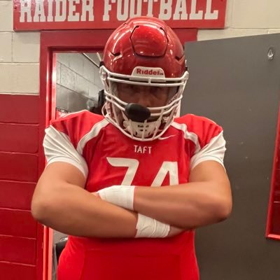 Taft raider oline/right gaurd #74 6’3” 290 pounds, class of ‘27 |football|gpa:3.5|email:imatwin_jacob@icloud.com ncaa id#2308983734