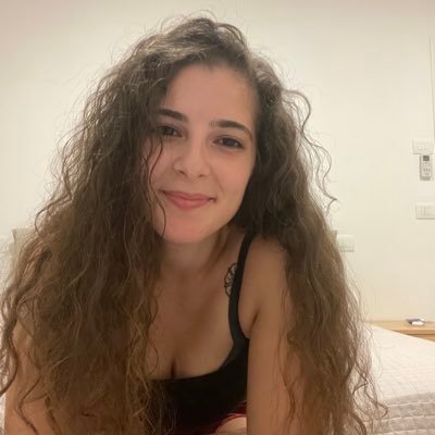 Dedeboraa99's profile picture. 