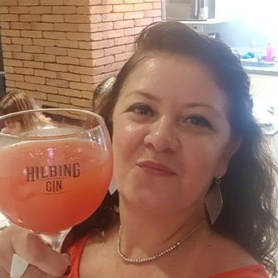 carolinaschoene's profile picture. 