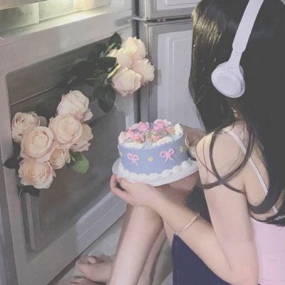 ♀学生 // 160 // Dcup // 見られるの好き // かまってちゃん // 定期的に会える人募集してます