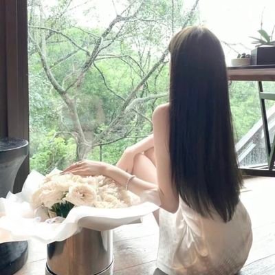 はじめまして。 生涯のパートナーとなる、大人で落ち着いた男性と出会いたいです。 私は旅行、本、スポーツ、音楽が好きです。 年齢も見た目も気にしない。 私と知り合いになりたい方はLINEに追加してください