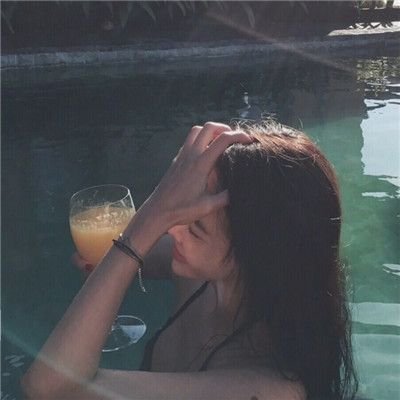 ayumi1032159's profile picture. 私は独身女性で、とても寂しいので、男性の友達が必要です