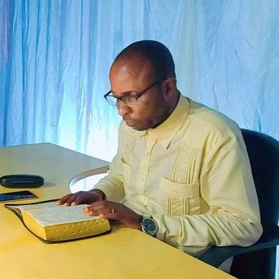 MundandiRichard's profile picture. L'Amour est plus fort que la Mort