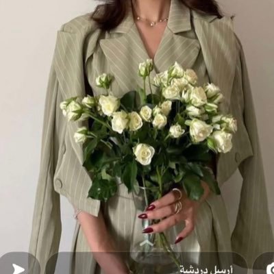 بين القبور ضلع من روحي.