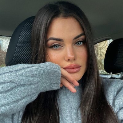 I am a single mother👩, my family is my harbor🧡, I love animals🐶😺, like 🏃♀️ and 🧘♀️, beautiful things make people happy🌺🌳!