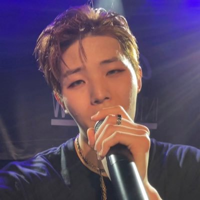 sunseops's profile picture. #박건욱: obtuse rubber goose green moose guava juice