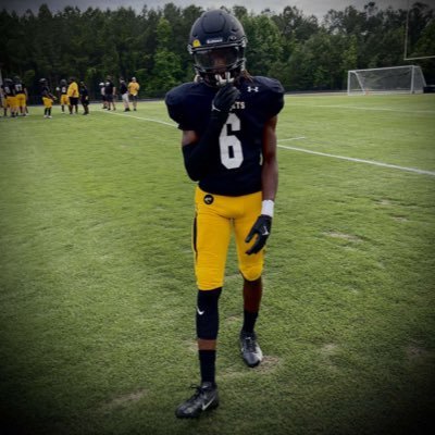 Class of 2025 , 17 yrs old | 3.7 GPA 📚| WR | 150'Lbs | 5'11 | 4.6 40 time | 38'inch Vertical | #6 #UCHS, God 1st !  |football & baseball🐝. 864-429-6229 |