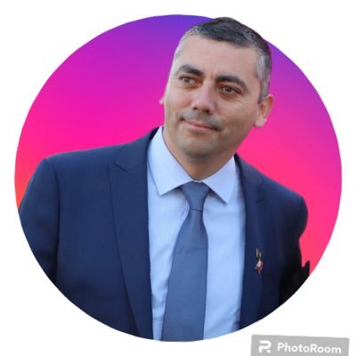 🌾Ingeniero Agronomo Longaviano.
Padre de Julieta, Amparo y Simón.
Enamorado de Pabla.
Albirrojo⚪🔴 del Depo⚽
Ex Concejal de Longaví!!!!
