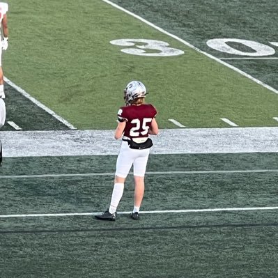 cedar valley football/ track and field / 6,2 / 200 / edge rusher/