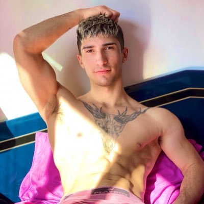 Young bisexual Argentinian with a big cock 🍆🥵🇦🇷 https://t.co/133WirwSR4 📌 Principal Account: @thebuffboyy