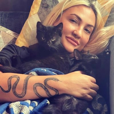 mikayladama's profile picture. Trainee Counsellor & Spiritual Advisor. Dm for private reading ❤️