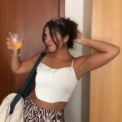 esfumaria's profile picture. Història, històries i historietes