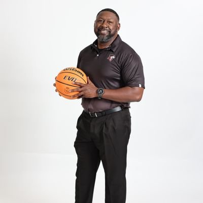 Asst Men's Basketball-Centenary College 

I empower athletic coaches to prioritize WELL-BEING while crafting winning programs through professional development.