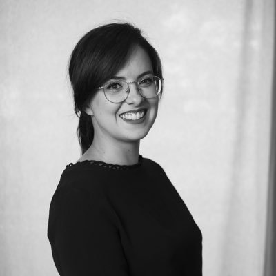 Blogueuse théâtre, entrepreneure, doctorante, je travaille le jour et creuse ma dette de sommeil de théâtre en théâtre la nuit. Vraie vie 💁🏻♀️ @PaulineAle