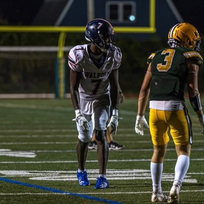 C/O‘24 || 6’2 215lbs ||-WR Email: kamarih0617@gmail.com Coach: @CompleteQB📲: +1 (646) 784-2214