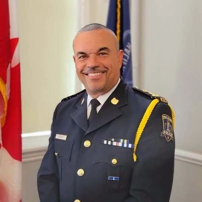 Chief of Halifax Regional Police. 
@HfxRegPolice
Account not monitored 24/7. Emergencies: 9-1-1. Non-emergency reporting: 902-490-5020.