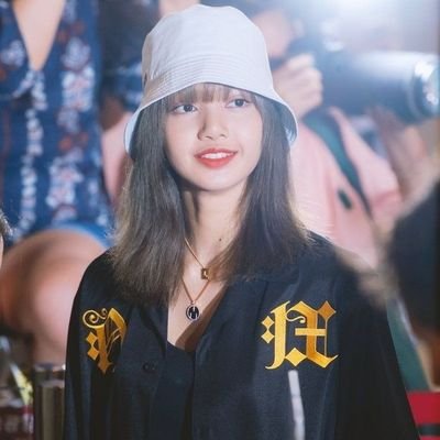 · for lalisa manobal ·
Lisa Fan Account
BLΛƆKPIИK 🖤