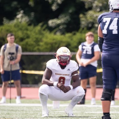 3⭐️ @bergenCathFBall🏈 class of 24 6’4 250.  https://t.co/U9xi2riydA