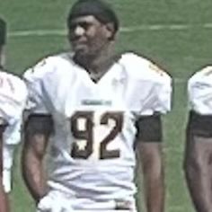 Methodist University Football Defensive End, 6’0, 195. Proud 🦅 Scout. Finding my way in this 🌎 one tackle at a time!
