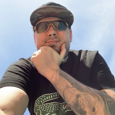 ❤️Gaming Dad³🎮married to💎@bapefranci 🍓 Founder at🚎The Battle Bus Project-Gaming and Pizza🍕for all🫶 #nftdegen #ico #investor 📈 EpicCC 420fam💚🔥💨