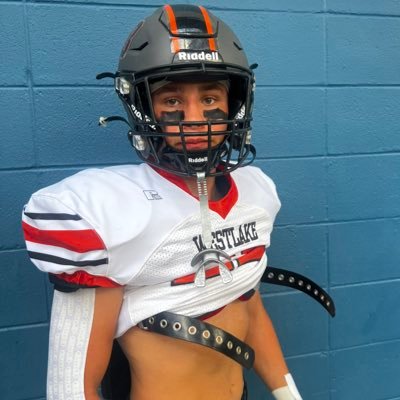 WHS Football c/o 2024 5’11 180 NT/LB/RB, ATH GPA: 3.30 #23 📍LA email:calebmolstad1@gmail.com Bench:290 Squat: 385 Clean :190