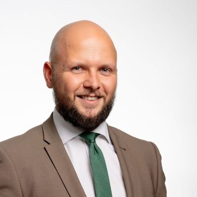 Raadslid @CDANijmegen | Beleidsadviseur onderwijs-arbeidsmarkt @SBBNL | Officier Nationale Reserve