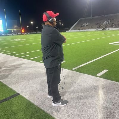 WR Coach @ South Houston High School 
Philadelphia Eagles Fan 💚 🦅 @sohofootball