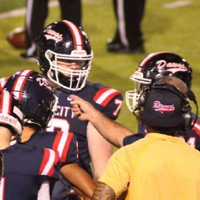 Grove City High School, C/o 25, 6'3, 285lbs, OL, Email: nathan.elliott6355@gmail.com
Phone:(614)361-7717
