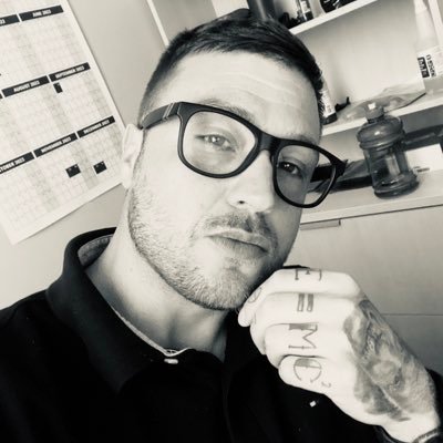 Jeffrey60621625's profile picture. “Insert Narcissism Here” 🇺🇸