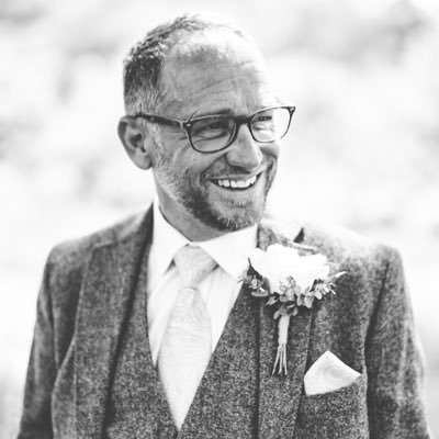 Former radio/television presenter, aka Steve Bradley. Proud husband, dad, barista & business man. @WroxhamBoatHire