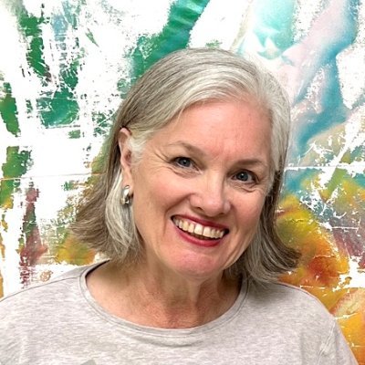 Welcome! I love design - homes, gardens, front doors, and antiques - and I love magazines! I appreciate the simple gifts of life and strive to find balance.