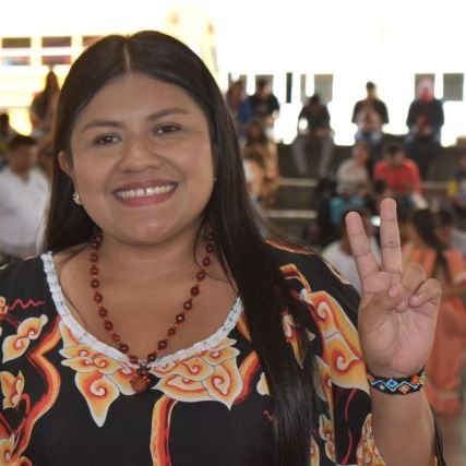 Mujer orgullosamente Indígena Wayuu, militante de la gloriosa @JuventudPSUV #Izquierdoza, Agradecida con Maleiwa, por mi familia, mi patria, mi ser !