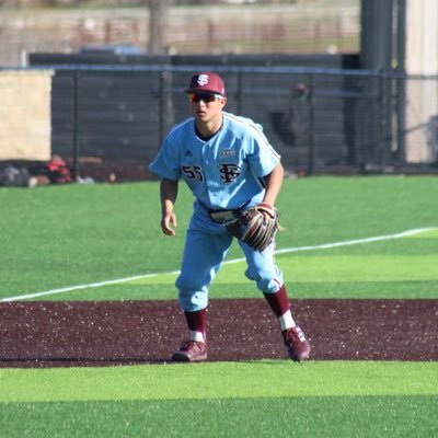 Fort Scott Community College ⚾️ Middle in fielder