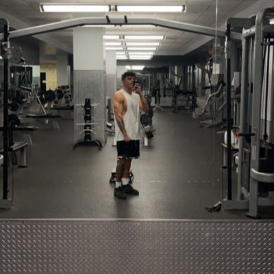 xav_ier305's profile picture. 