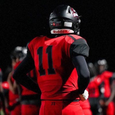 YahzierLen11's profile picture. 6’2 210 class of 25🖤❤️