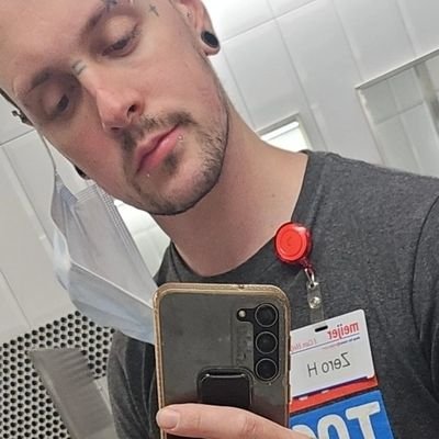 gdhsgdhxj's profile picture. Hi I'm jingles
uses to make tiktoks 
now just living