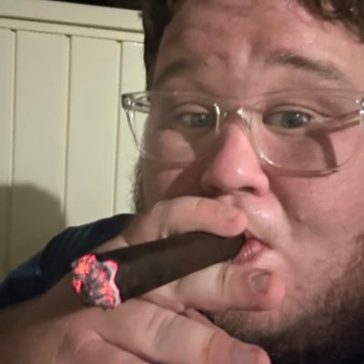 DannyDosGloves's profile picture. 