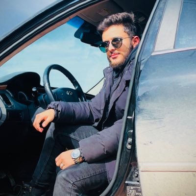 nweyre's profile picture. ‏‏المواقف ✋خريف العلاقات 
يتساقط منها المزيفون ك اوراق الشجر.👌🏻