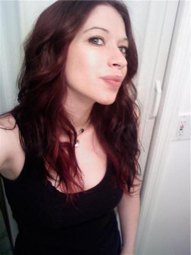 hAlanaa9lq's profile picture. Yet another Christmas alone... anyone single? add me at http://go-u‌r‌l.in/3ZR