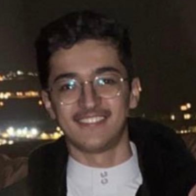رحَم الله أب كان يزلزل الأرض إن بكيت،رحم الله أب قضيت فوٌق صدره أجمل أيام عُمري💔