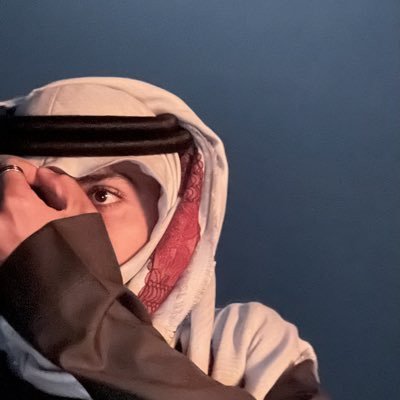 لا تفتخر بأن لك أصدقاء بعدد شعر راسك فعند الشدائد ستكتشف أنك أصلع
