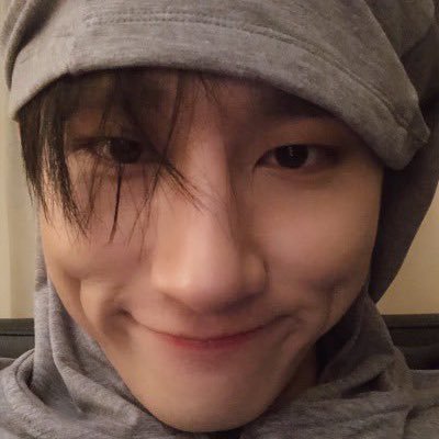 ttttyndall's profile picture. 에옹 안녕하세요 인사 박겠습니다