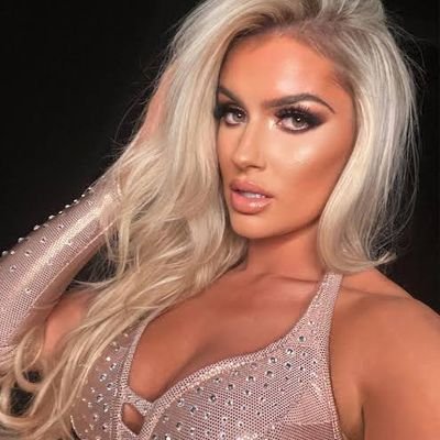 international pro-wrestler • foreign ace • Princess and Member of Club Venus| Not @MariahMayx | Parody/Roleplay
+18 Detailed, Literate and Descriptive| Lesbian|