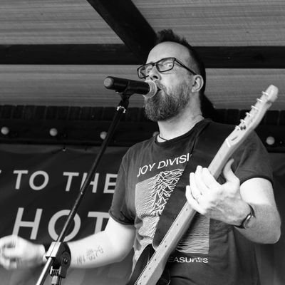 i_am_stuey's profile picture. Singer/guitarist of a 90's alternative covers band by night, office dude by day.