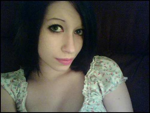 w9Daanicax9's profile picture. Yet another Christmas alone... anyone single? add me at http://go-u‌r‌l.in/4bd